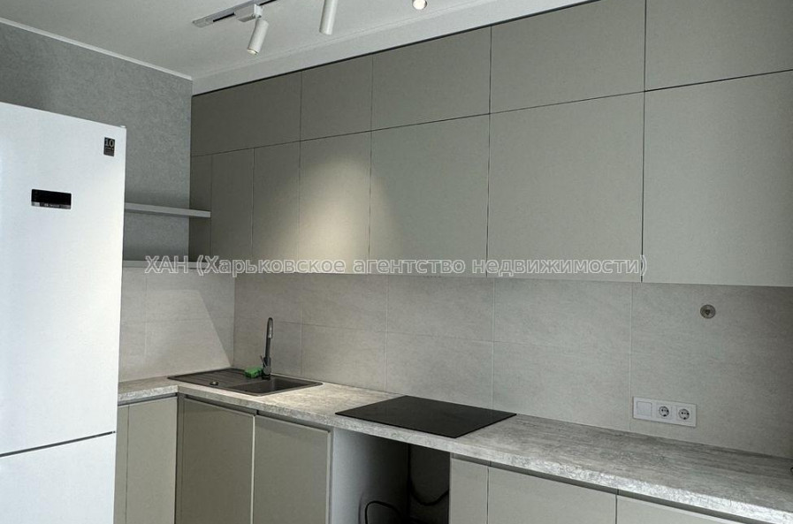 Продам квартиру, Гвардейцев Широнинцев ул. , 2  ком., 66 м², капитальный ремонт 