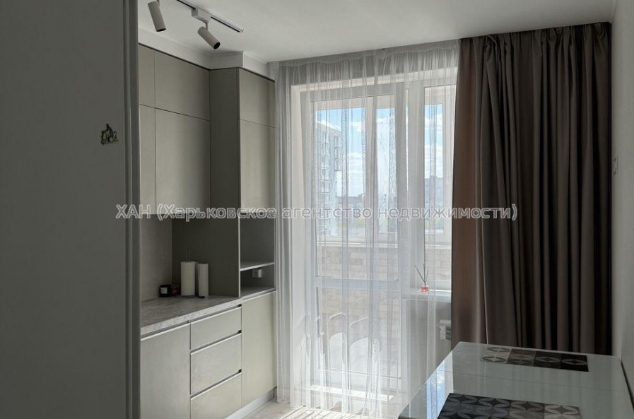 Продам квартиру, Гвардейцев Широнинцев ул. , 2  ком., 66 м², капитальный ремонт 