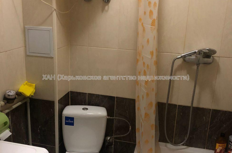 Продам квартиру, Академиков Ахиезеров ул. , 1 кім., 19.50 м², капитальный ремонт 