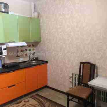 Продам квартиру, Академиков Ахиезеров ул. , 1 кім., 19.50 м², капитальный ремонт 