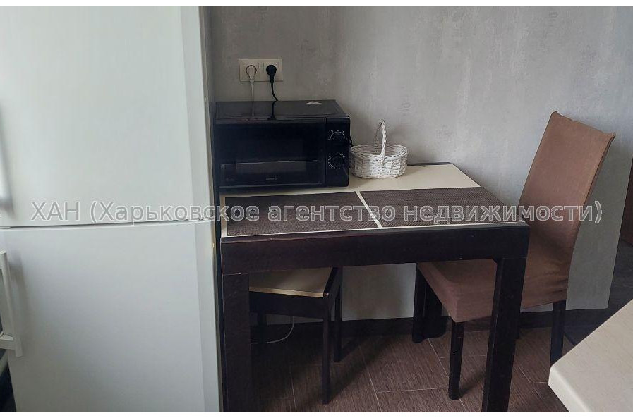 Продам квартиру, Ахсарова Энвера ул. , 2  ком., 46 м², капитальный ремонт 