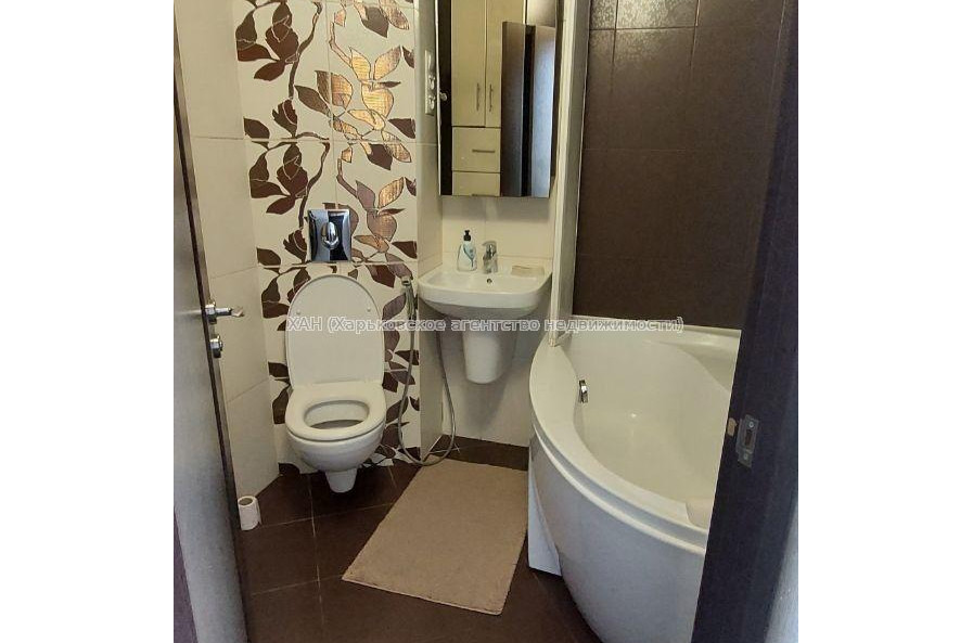 Продам квартиру, Ахсарова Энвера ул. , 2  ком., 46 м², капитальный ремонт 