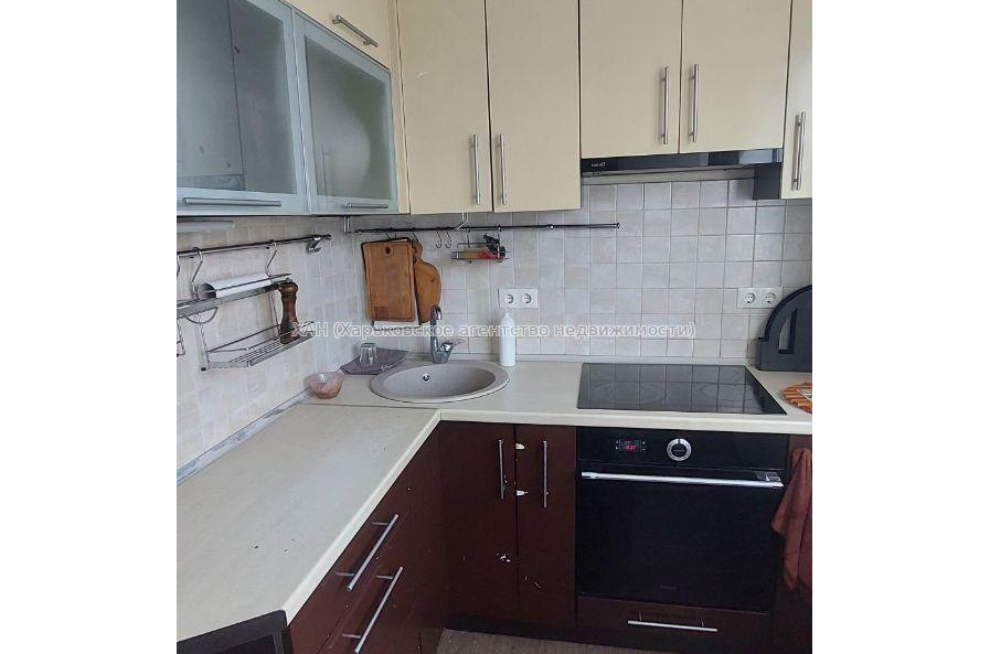 Продам квартиру, Ахсарова Энвера ул. , 2  ком., 46 м², капитальный ремонт 