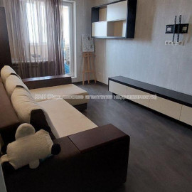 Продам квартиру, Ахсарова Энвера ул. , 2  ком., 46 м², капитальный ремонт