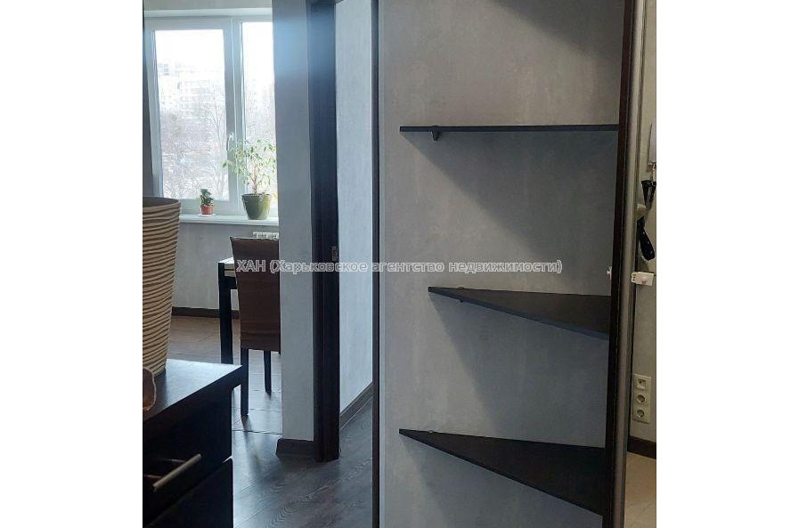 Продам квартиру, Ахсарова Энвера ул. , 2  ком., 46 м², капитальный ремонт 