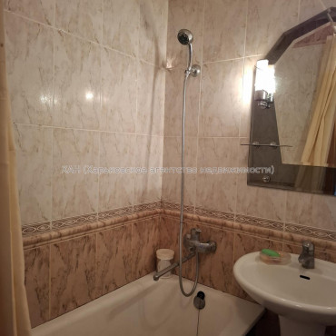 Продам квартиру, Садовый проезд , 3 кім., 71 м², капитальный ремонт 