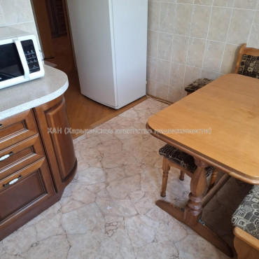 Продам квартиру, Садовый проезд , 3 кім., 71 м², капитальный ремонт 