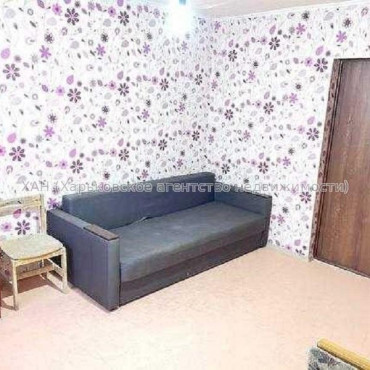 Продам квартиру, Единства ул. , 3  ком., 66.20 м², частичный ремонт 