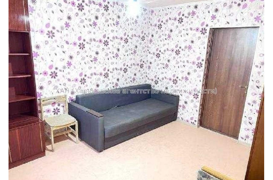 Продам квартиру, Единства ул. , 3  ком., 66.20 м², частичный ремонт 