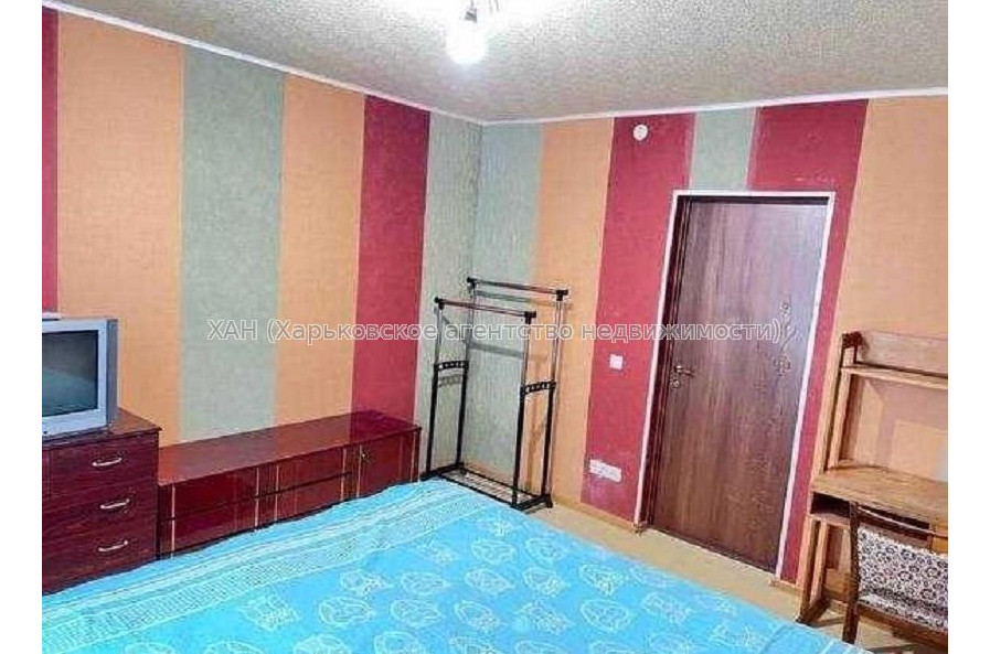 Продам квартиру, Единства ул. , 3  ком., 66.20 м², частичный ремонт 