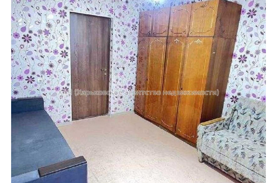 Продам квартиру, Единства ул. , 3  ком., 66.20 м², частичный ремонт 