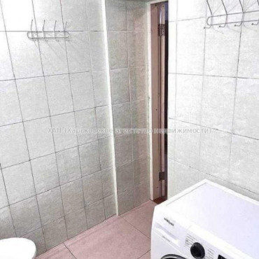 Продам квартиру, Единства ул. , 3  ком., 66.20 м², частичный ремонт 