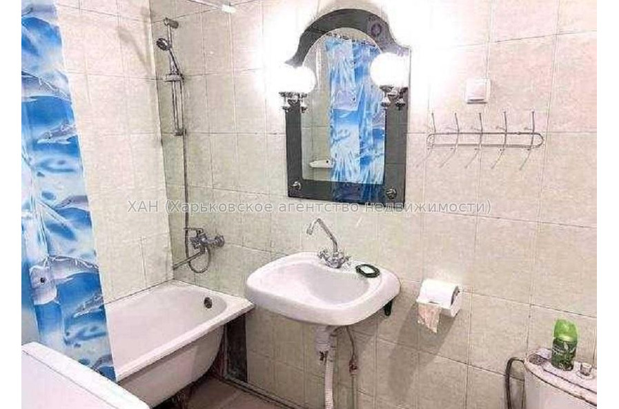 Продам квартиру, Единства ул. , 3  ком., 66.20 м², частичный ремонт 
