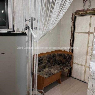 Продам квартиру, Единства ул. , 3  ком., 66.20 м², частичный ремонт 