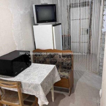 Продам квартиру, Единства ул. , 3  ком., 66.20 м², частичный ремонт 