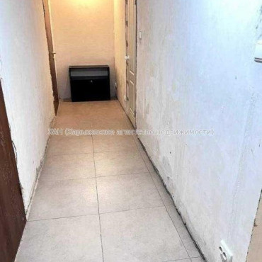 Продам квартиру, Единства ул. , 3  ком., 66.20 м², частичный ремонт 