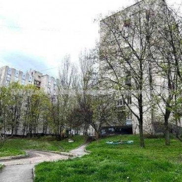 Продам квартиру, Единства ул. , 3  ком., 66.20 м², частичный ремонт 