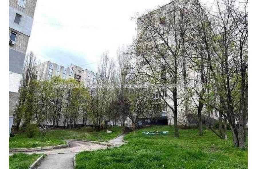 Продам квартиру, Единства ул. , 3  ком., 66.20 м², частичный ремонт 