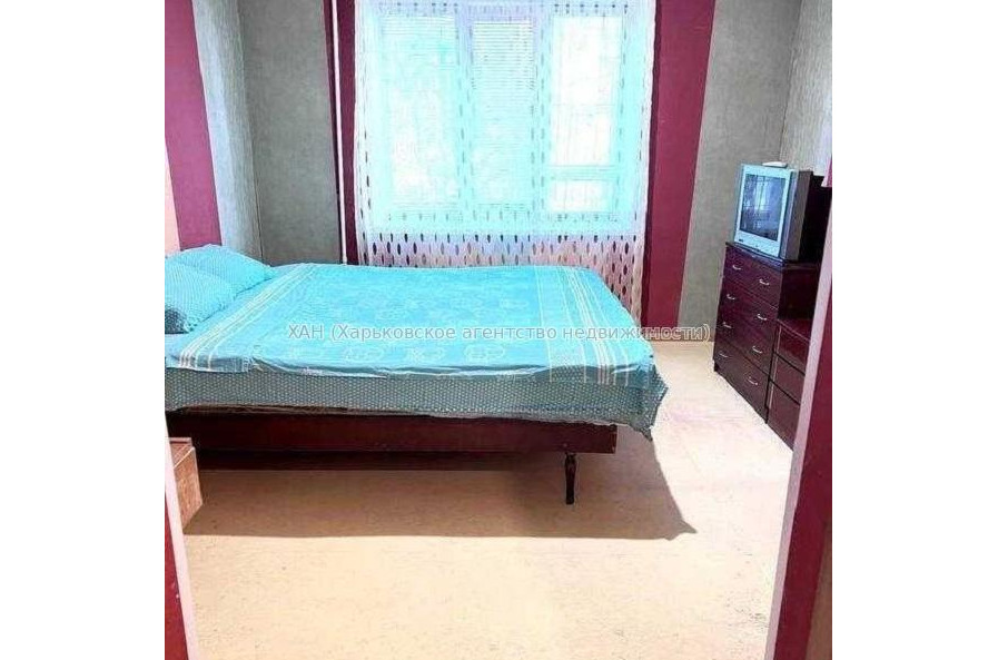 Продам квартиру, Единства ул. , 3  ком., 66.20 м², частичный ремонт 