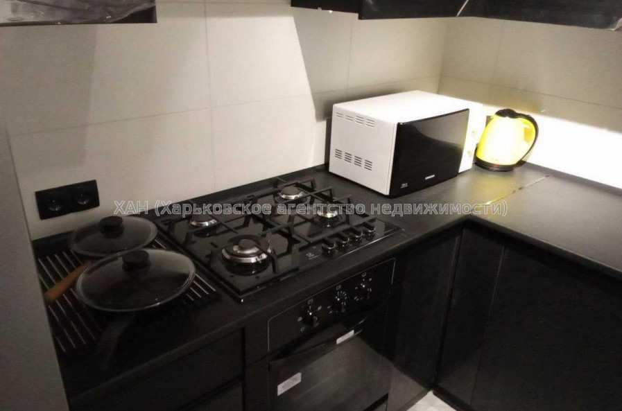 Сдам квартиру, Клочковская ул. , 3  ком., 78 м², авторский дизайн 