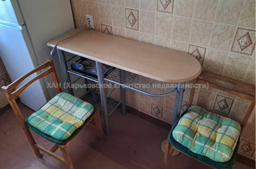 Продам квартиру, Владислава Зубенко ул. , 1 кім., 37.40 м², косметический ремонт 