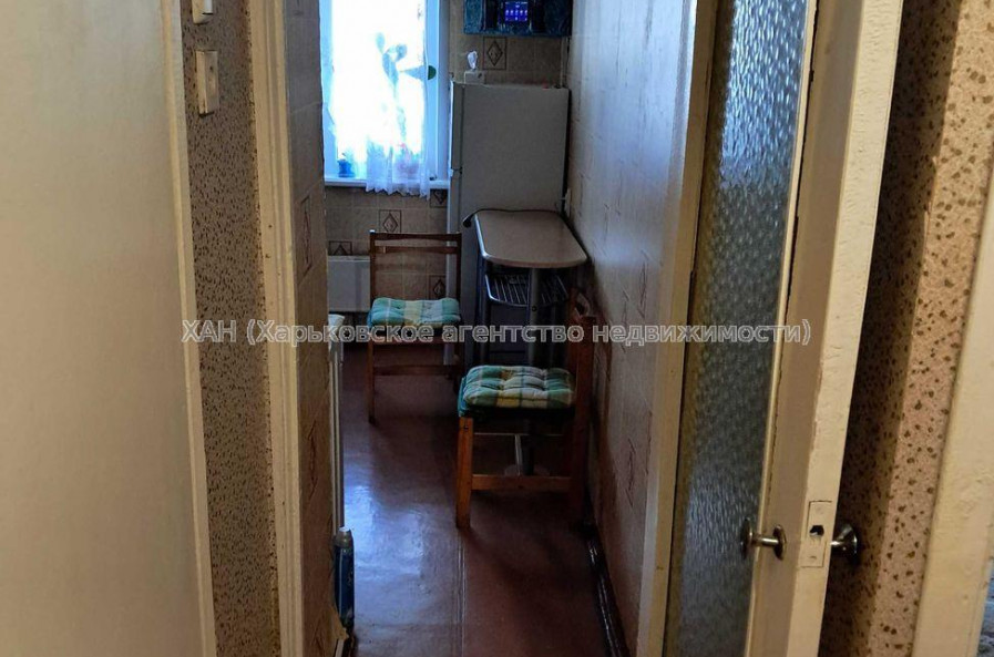 Продам квартиру, Владислава Зубенко ул. , 1 кім., 37.40 м², косметический ремонт 