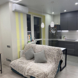 Продам квартиру, Шевченковский пер. , 1 кім., 34.70 м², авторский дизайн