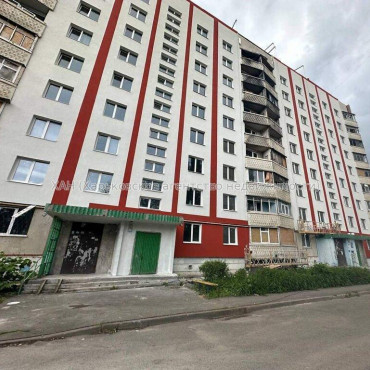 Продам квартиру, Натальи Ужвий ул. , 3 кім., 64 м², без внутренних работ 