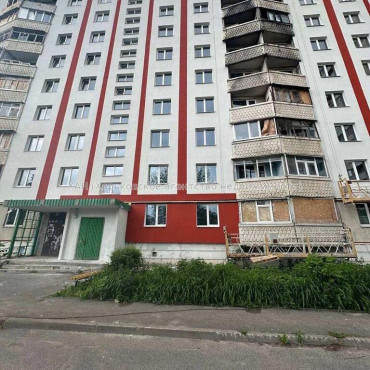 Продам квартиру, Натальи Ужвий ул. , 3 кім., 64 м², без внутренних работ 