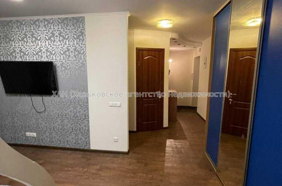 Продам квартиру, 23 Августа ул. , 1 кім., 33 м², евроремонт 