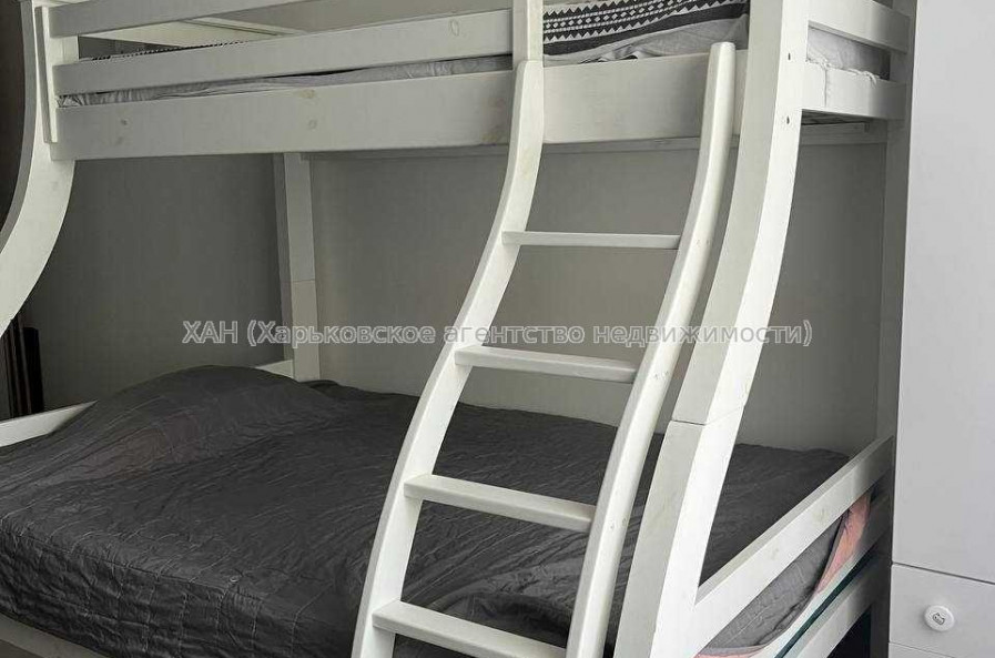 Продам квартиру, 23 Августа ул. , 1 кім., 33 м², евроремонт 