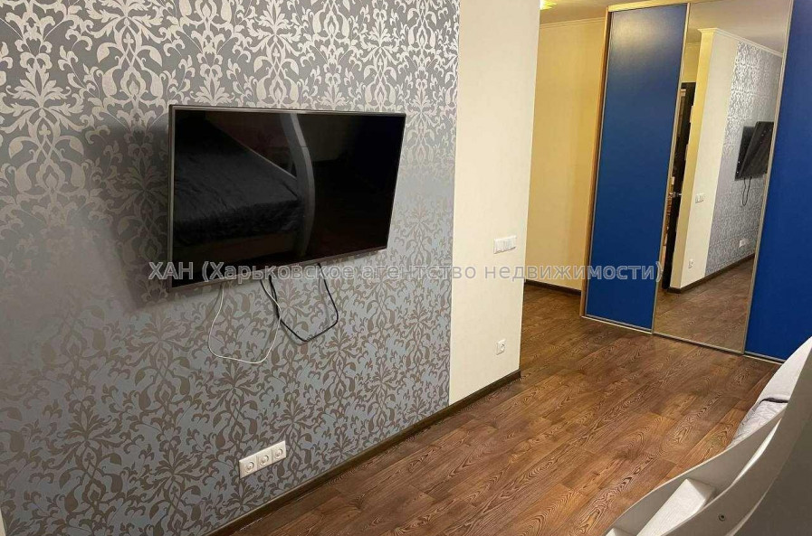 Продам квартиру, 23 Августа ул. , 1 кім., 33 м², евроремонт 