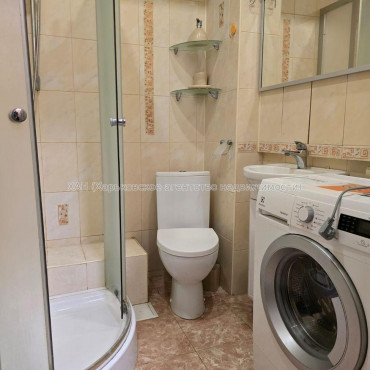 Продам квартиру, Троицкий пер. , 2  ком., 70 м², капитальный ремонт 