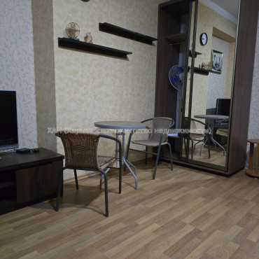 Продам квартиру, Троицкий пер. , 2  ком., 70 м², капитальный ремонт 