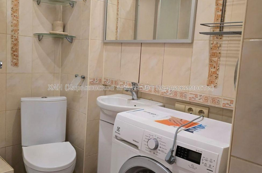 Продам квартиру, Троицкий пер. , 2  ком., 70 м², капитальный ремонт 