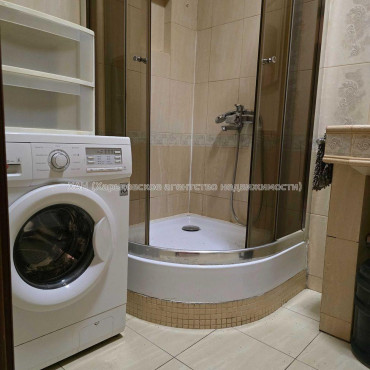 Продам квартиру, Троицкий пер. , 2  ком., 70 м², капитальный ремонт 