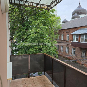 Продам квартиру, Троицкий пер. , 2  ком., 70 м², капитальный ремонт 