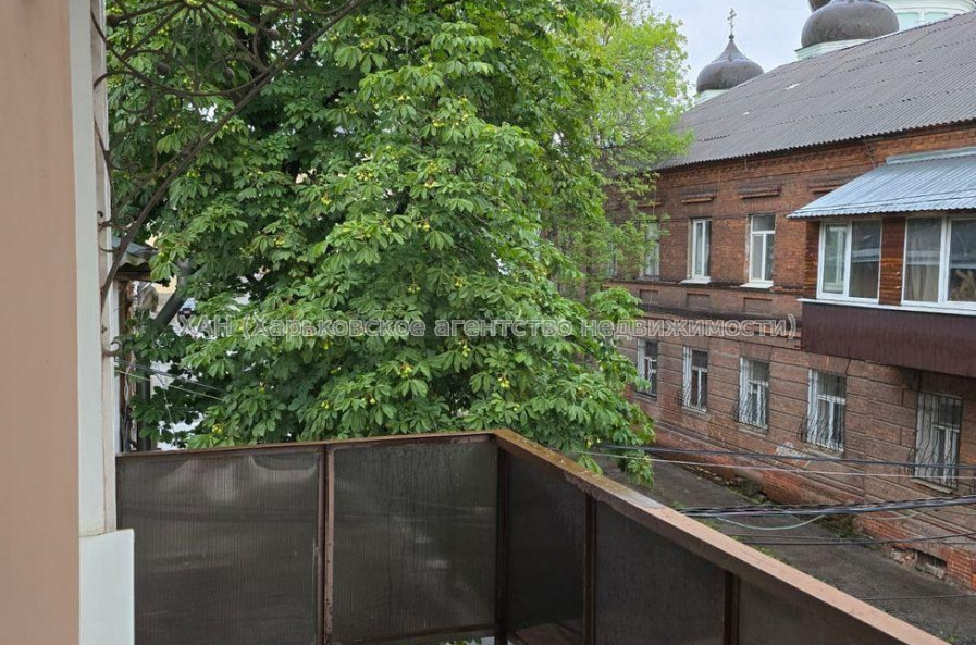 Продам квартиру, Троицкий пер. , 2  ком., 70 м², капитальный ремонт 