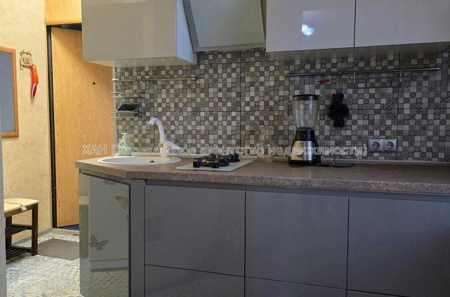 Продам квартиру, Троицкий пер. , 2  ком., 70 м², капитальный ремонт 