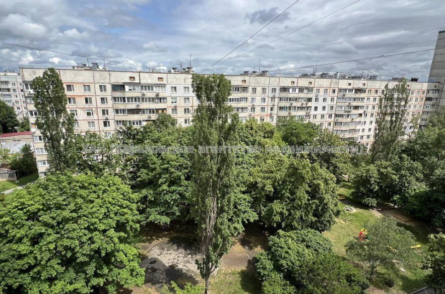 Продам квартиру, Победы просп. , 62Б , 1  ком., 27 м², евроремонт 