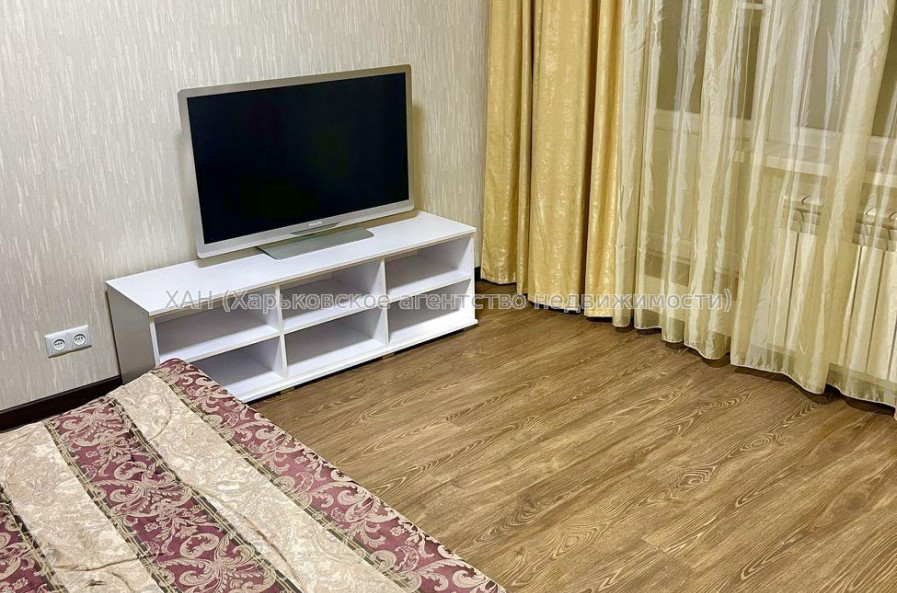 Продам квартиру, Победы просп. , 62Б , 1  ком., 27 м², евроремонт 