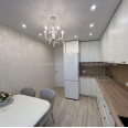 Продам квартиру, Гвардейцев Широнинцев ул. , 2  ком., 67 м², авторский дизайн 