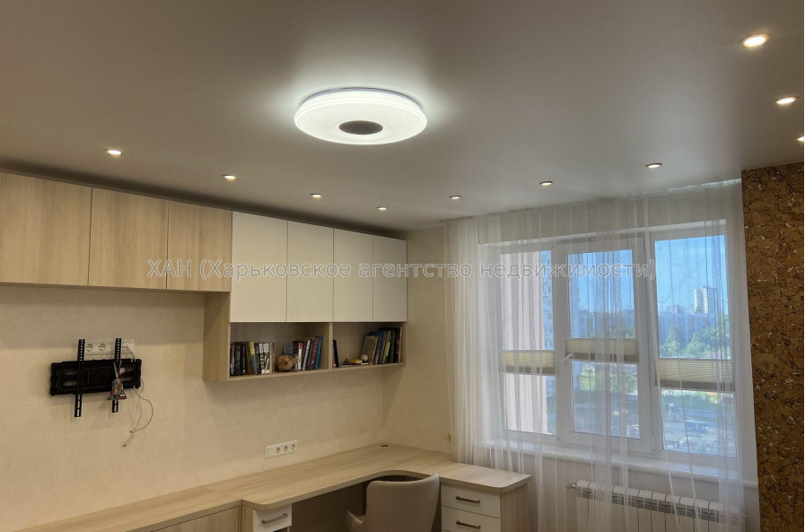 Продам квартиру, Гвардейцев Широнинцев ул. , 2  ком., 67 м², авторский дизайн 