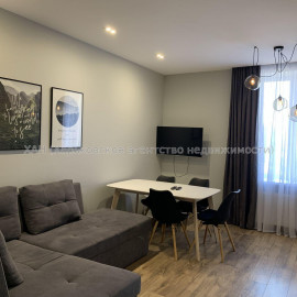 Продам квартиру, Большая Панасовская ул. , 2 кім., 81.10 м², авторский дизайн