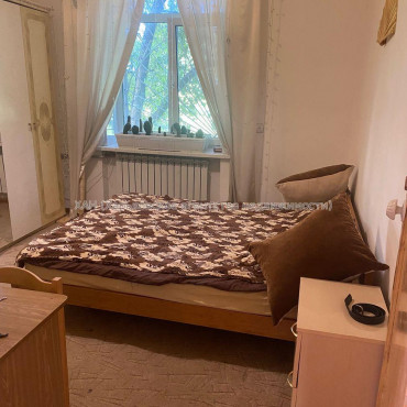 Продам квартиру, 2 кім., 50 м², косметический ремонт 