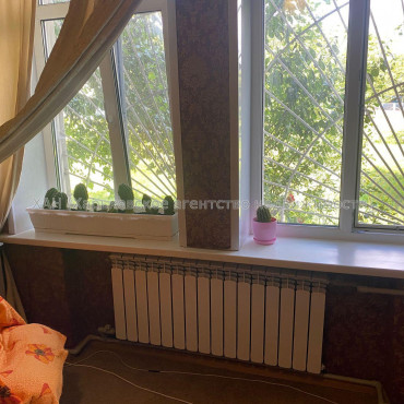 Продам квартиру, 2 кім., 50 м², косметический ремонт 