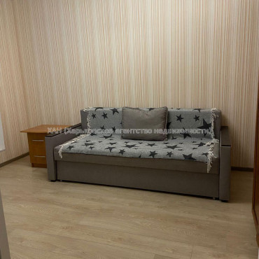 Продам квартиру, Победы просп. , 1 кім., 25.60 м², косметический ремонт 