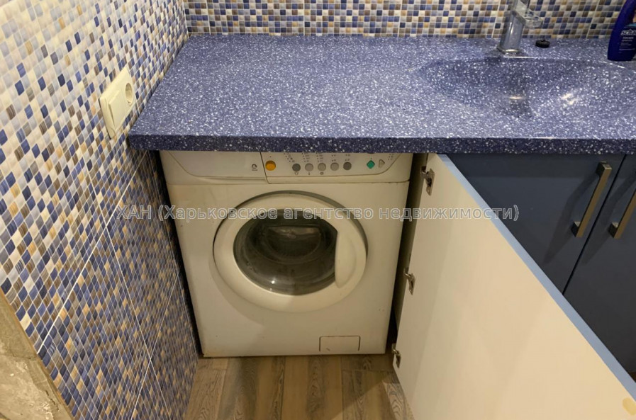 Продам квартиру, Юбилейный просп. , 2 кім., 50 м², частичный ремонт 