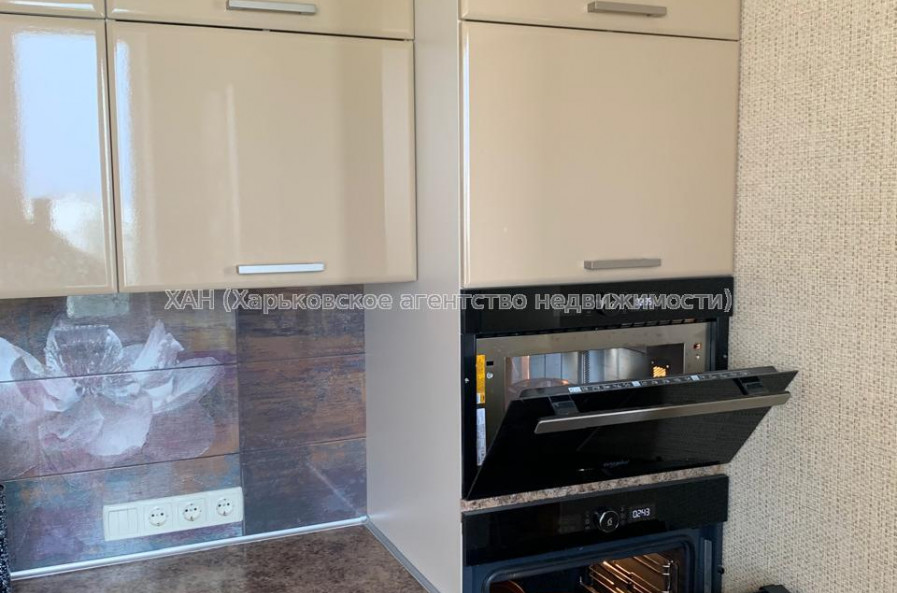 Продам квартиру, Юбилейный просп. , 2 кім., 50 м², частичный ремонт 