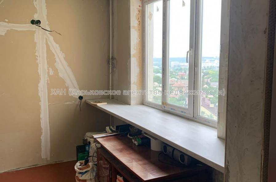 Продам квартиру, Юбилейный просп. , 2 кім., 50 м², частичный ремонт 